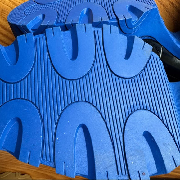 NEW Sorel Black and Blue Heeled Boots - Picture 10 of 12